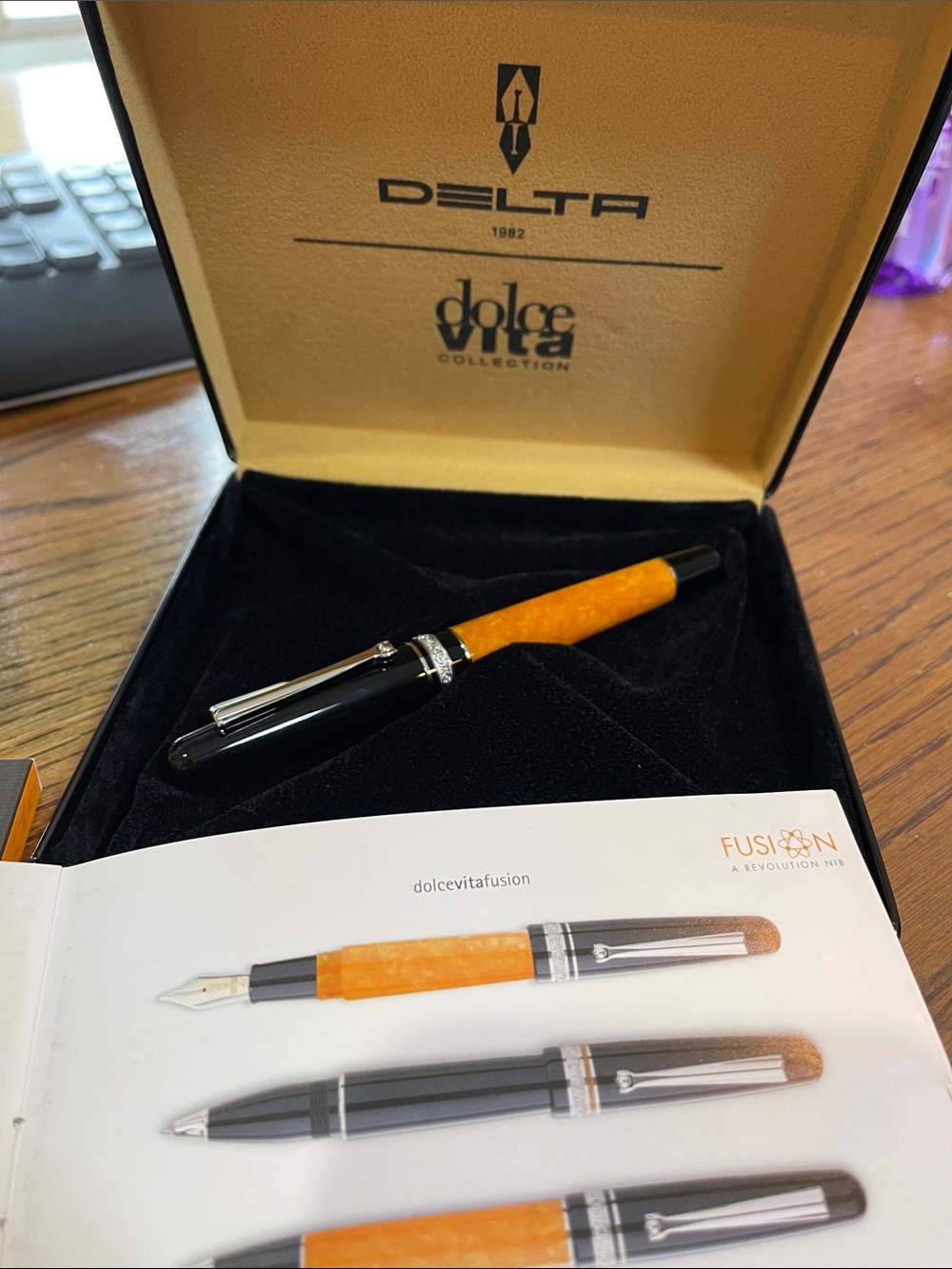 Delta Dolce Vita Fusion Orange & Black Fountain Pen brand new in box